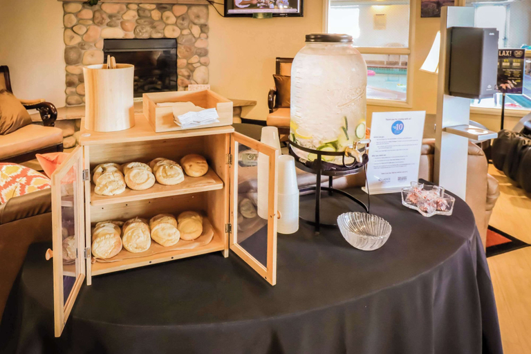 Food & Drinks 5, Quality Inn & Suites Sequim at Olympic National Park, Clallam