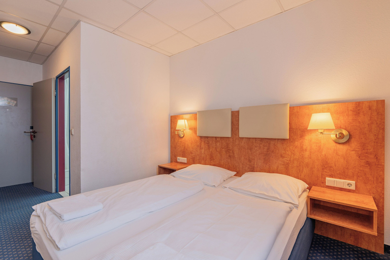 Bedroom 5, Euro - Hotel, Ortenaukreis