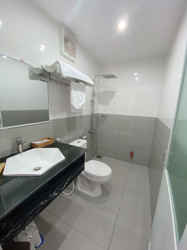 Bathroom 3, Tuong Vi Motel, Hà Tiên
