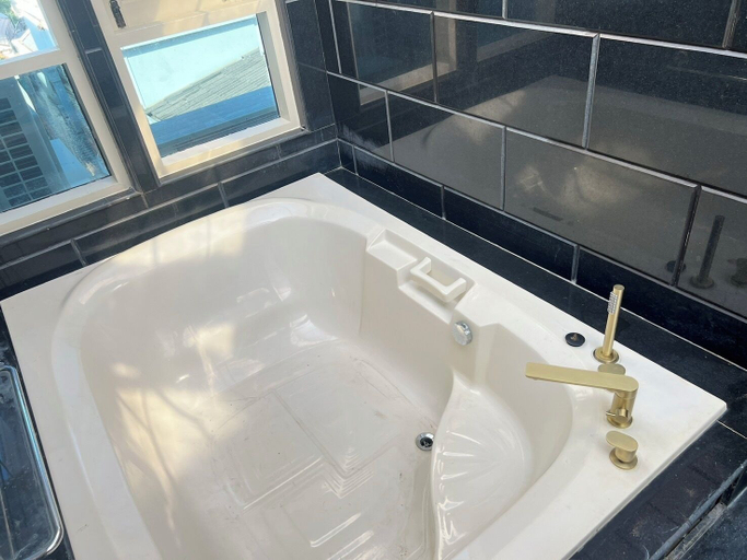 Bathroom 4