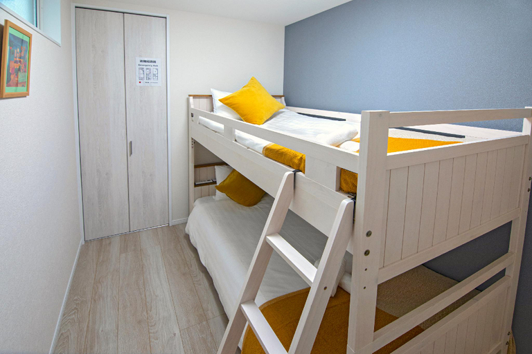 Nishikujou [Nishikujo / Newly built house] Near the station / Good access * NAMBA area, Osaka