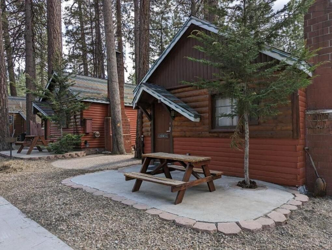 Exterior & Views 1, Three Pines Cabins Lodge, San Bernardino