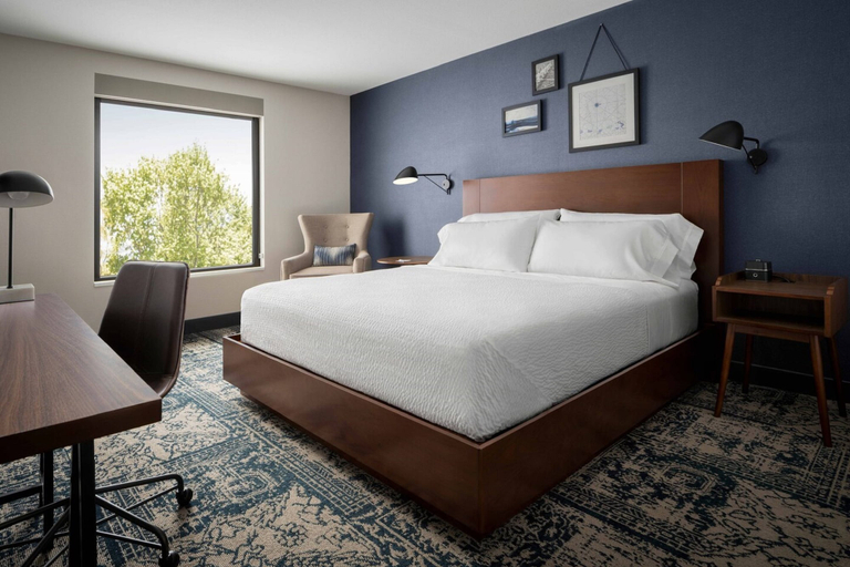 Bedroom 2, Four Points by Sheraton Anchorage Downtown, Anchorage