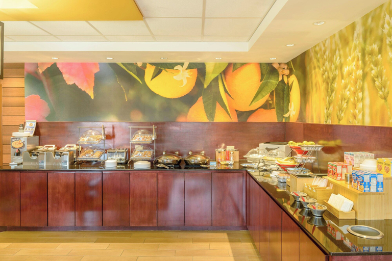 Food & Drinks 5, Fairfield Inn by Marriott St. Louis Collinsville, IL, Madison