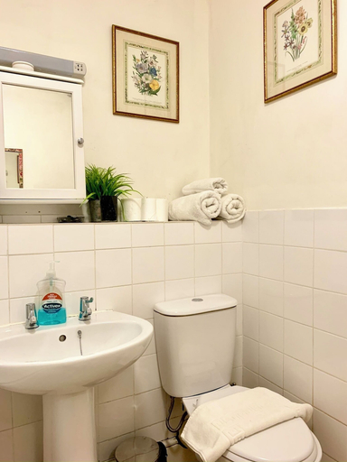 Bathroom 4, Grosvenor Apartments, Bath and North East Somerset