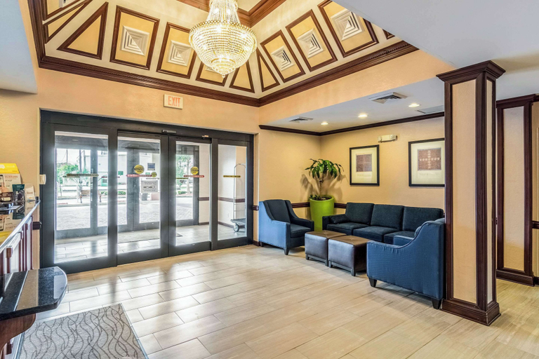 Public Area 2, Comfort Inn & Suites Panama City North, Bay