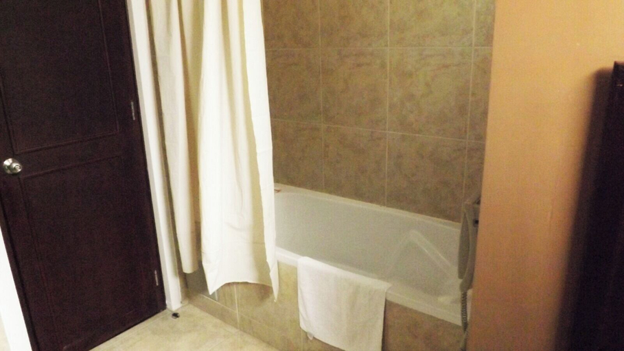 Bathroom 5, Apu Mountain Lodge, Cusco