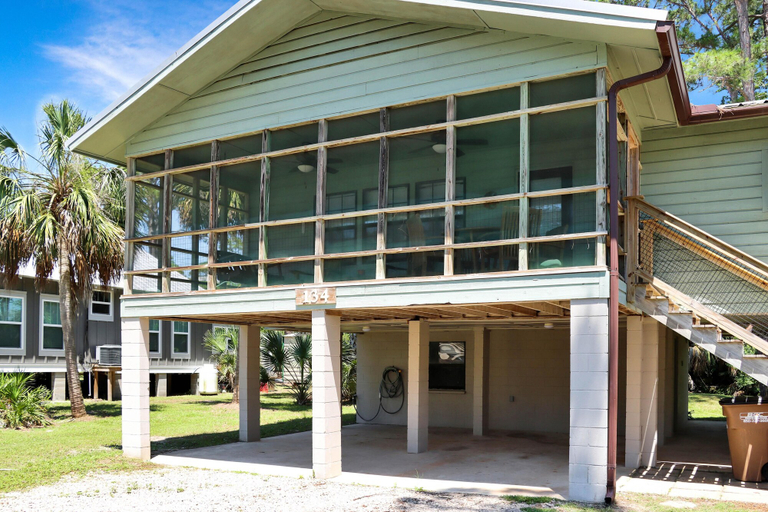 Exterior & Views 1, Alfie's Place, Gulf