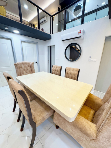 Dining Room 4