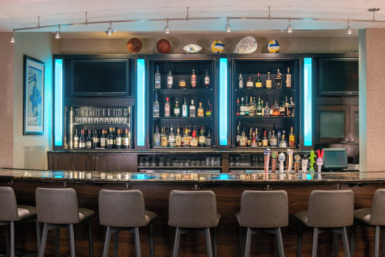 Food & Drinks 5, Courtyard by Marriott Newark-University of Delaware, New Castle
