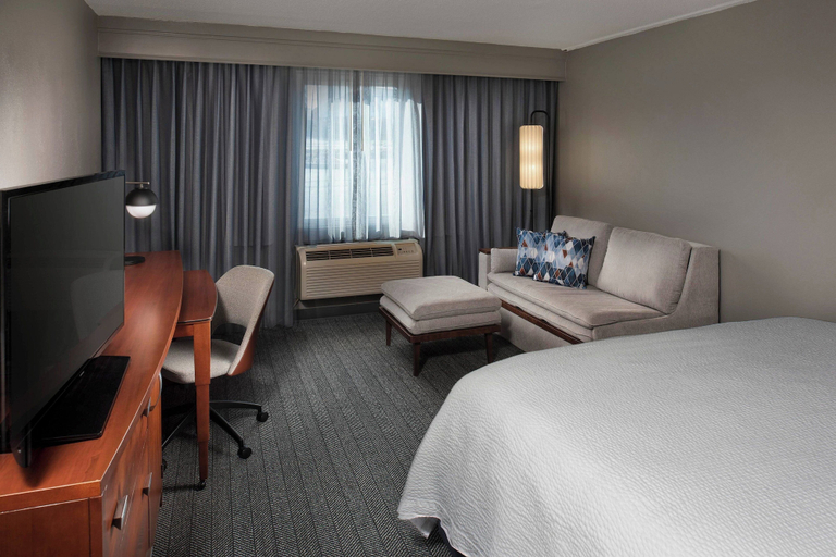 Bedroom 3, Courtyard by Marriott Winston-Salem University, Forsyth
