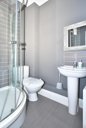 Bathroom 3, Townhouse @ Lord Street Crewe, Cheshire East