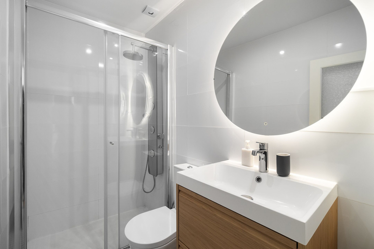 Bathroom 2, São Vicente Deluxe Apartment, Lisbon