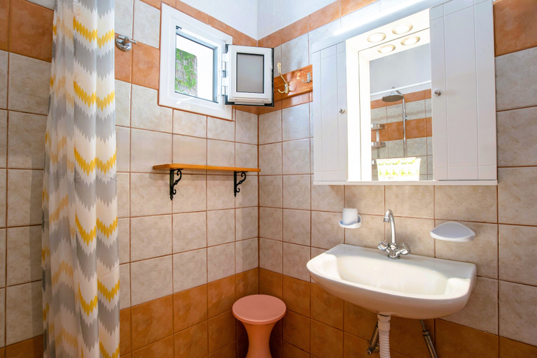 Bathroom 5, Kontaratos Studios & Apartments, South Aegean