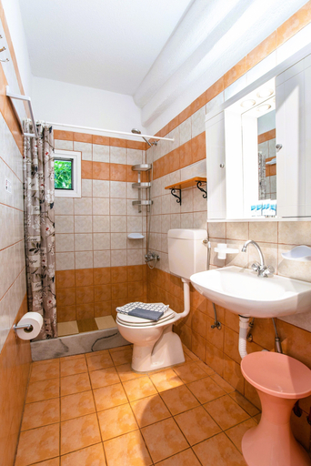 Bathroom 5, Kontaratos Studios & Apartments, South Aegean