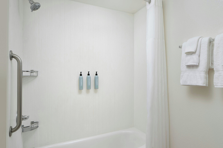 Bathroom 3, Courtyard® by Marriott® Baton Rouge South, East Baton Rouge