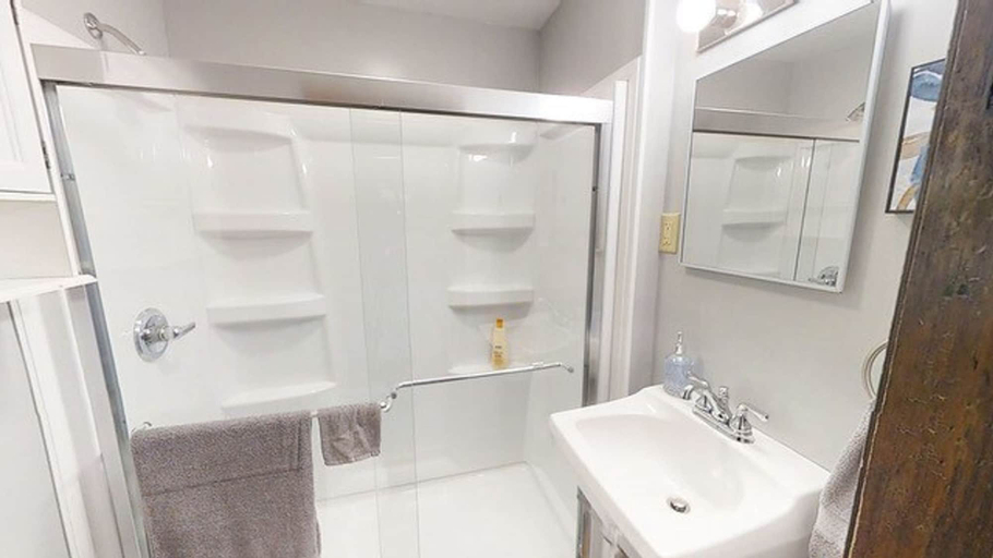 Bathroom, Garfield Park Stay - 5 min to Fountain Square, Indianapolis