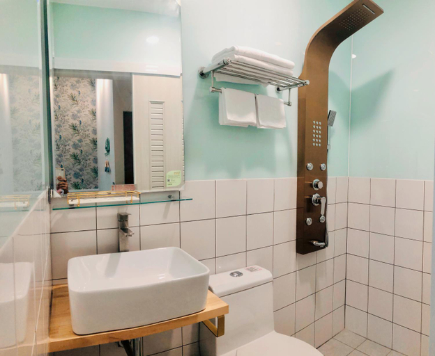 Bathroom 2, Vicky House, Taitung