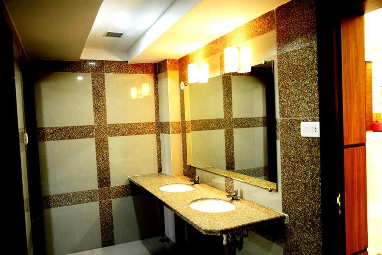 Bathroom 3, Wedlock Greens Hotels & Resorts, Dhanbad