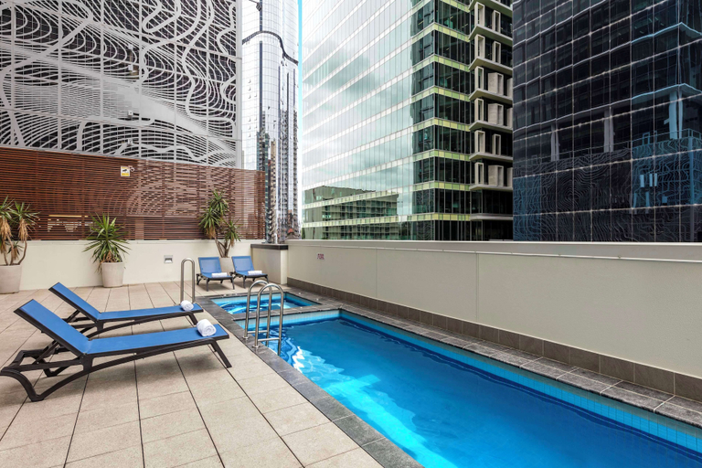 Sport & Beauty 3, Oaks Brisbane River City Suites, Brisbane
