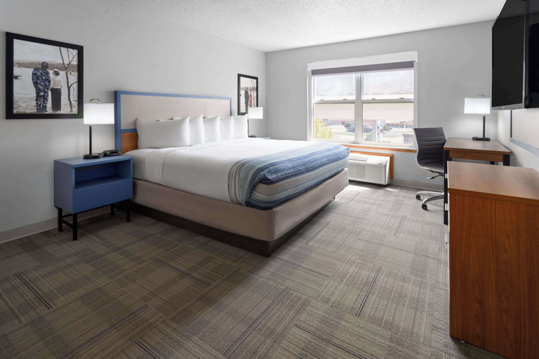 Bedroom 4, AmericInn by Wyndham Iron Mountain, Dickinson