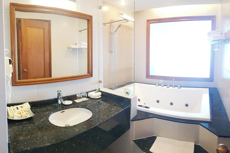 Bathroom 5, Petro Hotel, Vũng Tàu