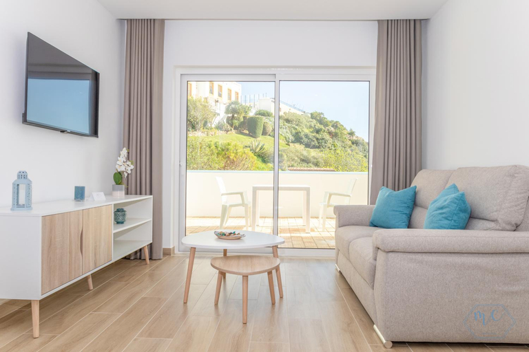 Others 3, MC Suites Burgau with amazing front sea view, Vila do Bispo