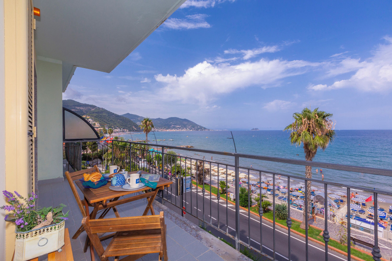 Laigueglia Beach, Savona