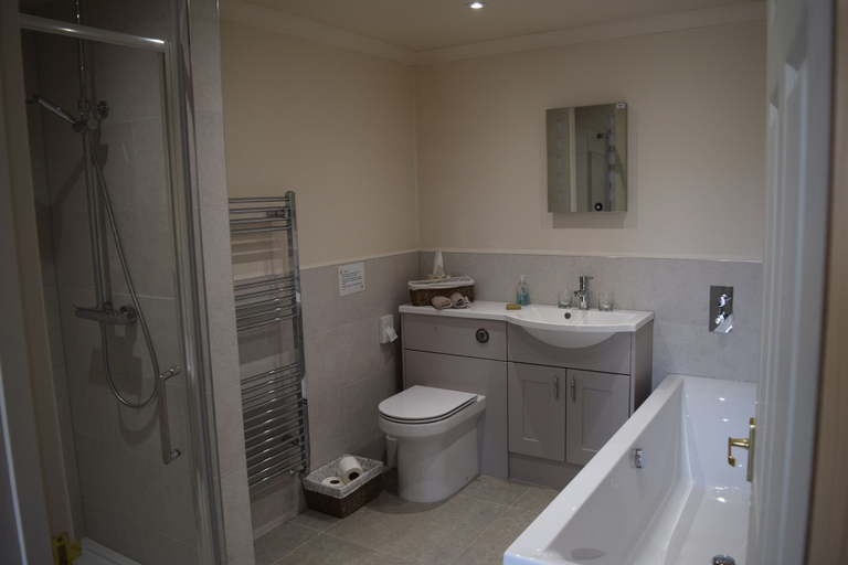 Bathroom, Sandhurst Farm Forge, Kent