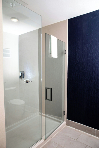 Bathroom 5, Fairfield Inn & Suites by Marriott Richmond Airport, Henrico