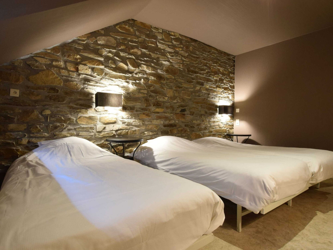 Bedroom 3, Alluring Farmhouse in Lavacherie with Hot Tub, Luxembourg