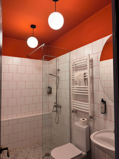 Bathroom 3, Memoire, Tskaltubo