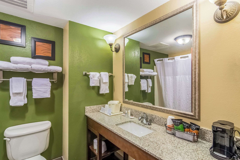 Bedroom 4, Comfort Inn & Suites Panama City North, Bay