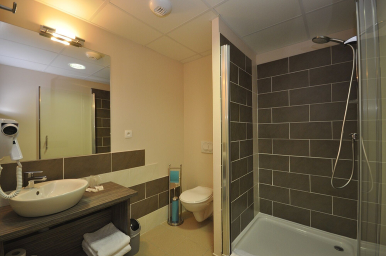 Bathroom 5, Hôtel Caïman, Drôme
