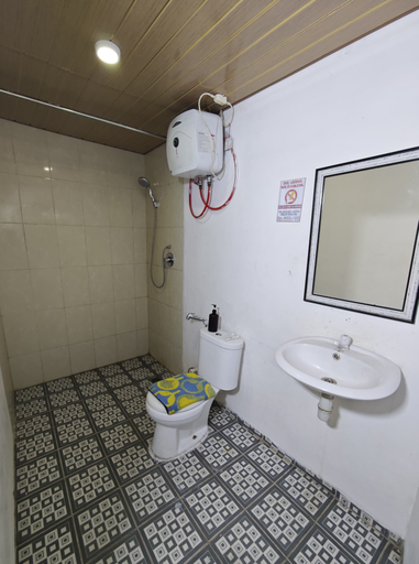 Bathroom 14
