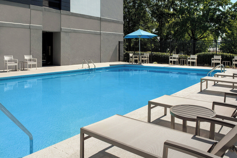 Sport & Beauty 5, SpringHill Suites by Marriott Atlanta Perimeter Center, Fulton