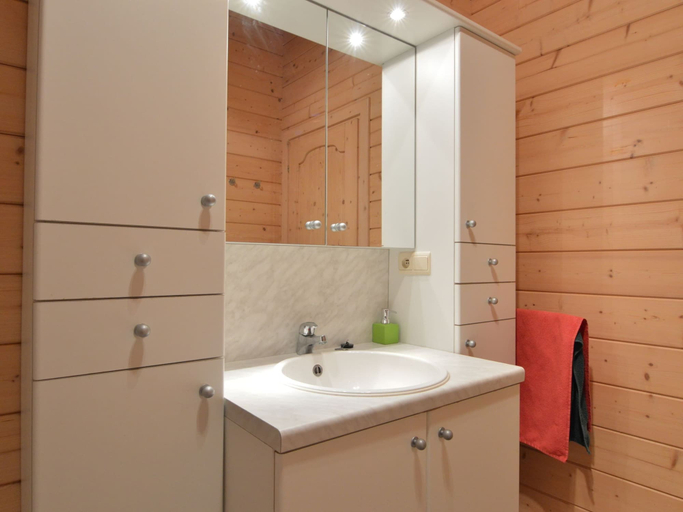 Bathroom 3, Peaceful Chalet Retreat, Antwerpen