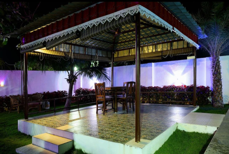 Food & Drinks, ECR Inn, Kancheepuram