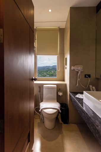 Bathroom 5, Splendido Hotel, Laurel