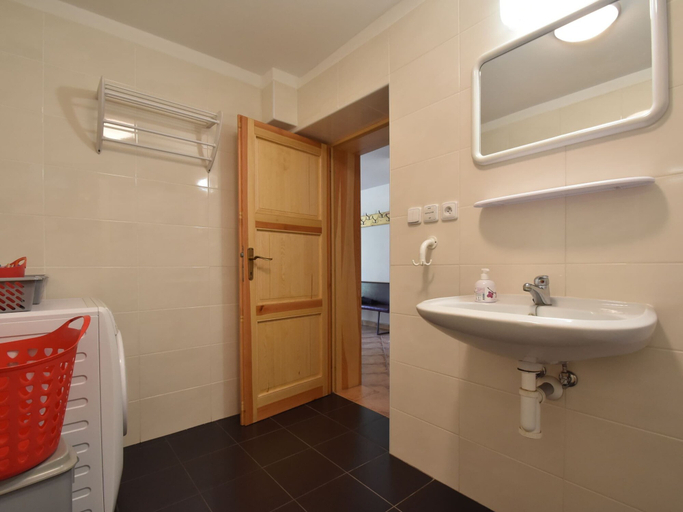 Bathroom 3, Holiday Home Rudnik near Ski Lift, Trutnov