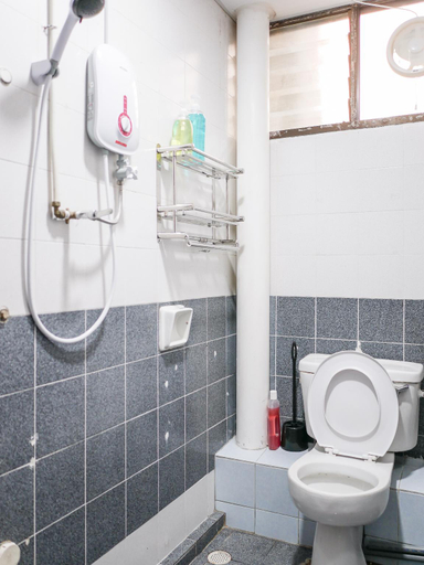 Bathroom 3, Cheerful Guesthouse, 2min to Adventist #BudgetStay, Pulau Penang