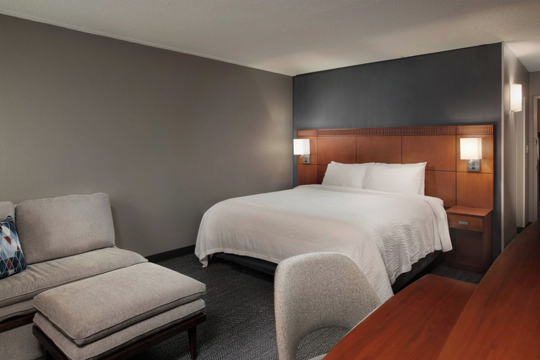Bedroom 3, Courtyard by Marriott Winston-Salem University, Forsyth