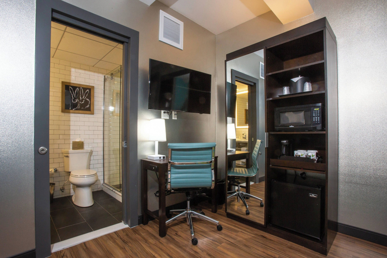 Bathroom 7