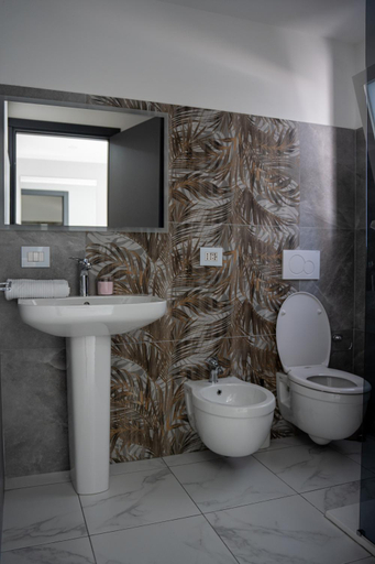Bathroom 2, Maison Mago, Catania