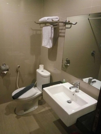 Bathroom 3, Urban Style by Front One, Tanggamus
