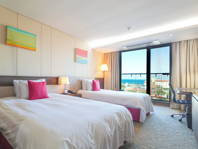 Bedroom 12