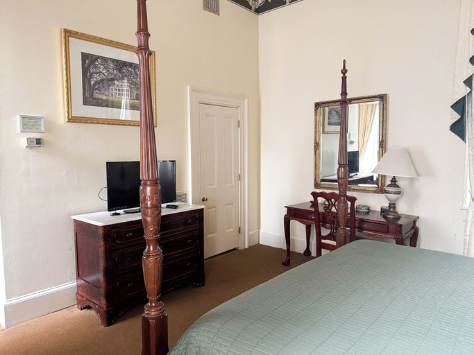 Bedroom 25