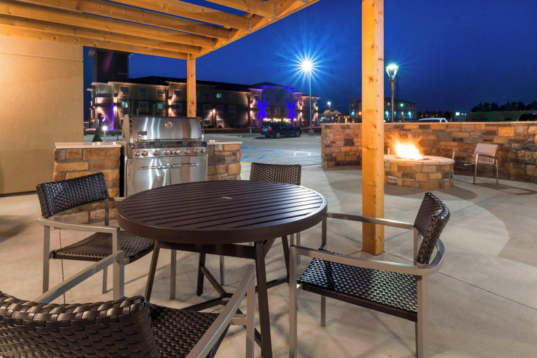 Food & Drinks 5, TownePlace Suites by Marriott Hays, Ellis