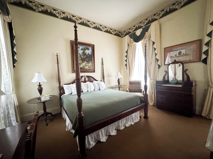 Bedroom 27