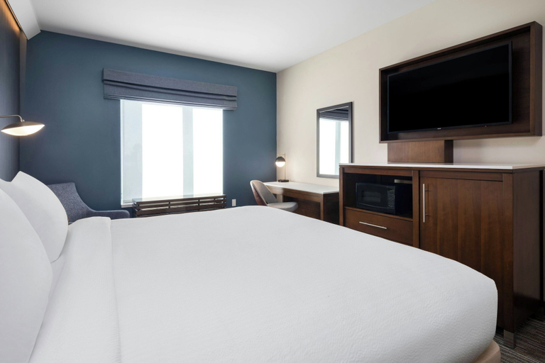 Bedroom 3, Courtyard by Marriott Seattle SeaTac Airport, SeaTac